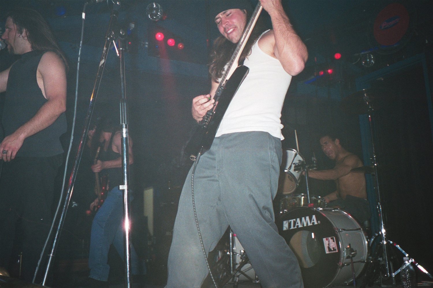 Mike Michaelian, Daryl Parvin in the background, Robert Michaelian and Haywood Payne live at Pleasures, Pasadena